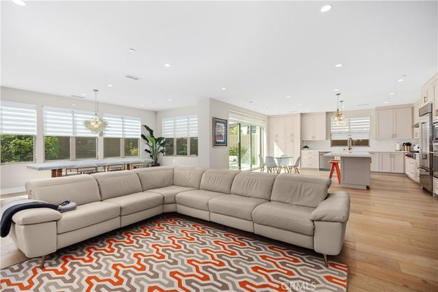 142 Sabbia, Irvine, CA 92602