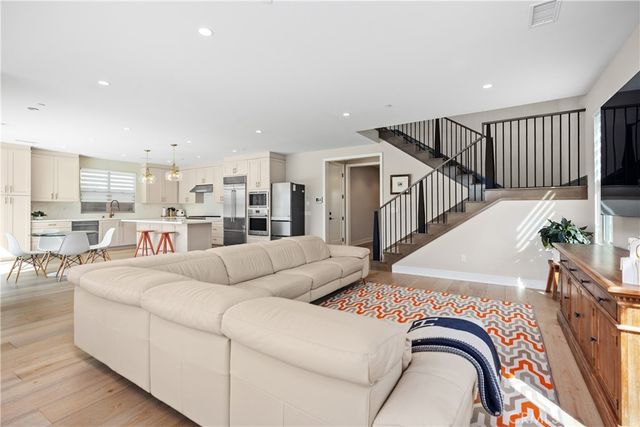 142 Sabbia, Irvine, CA 92602