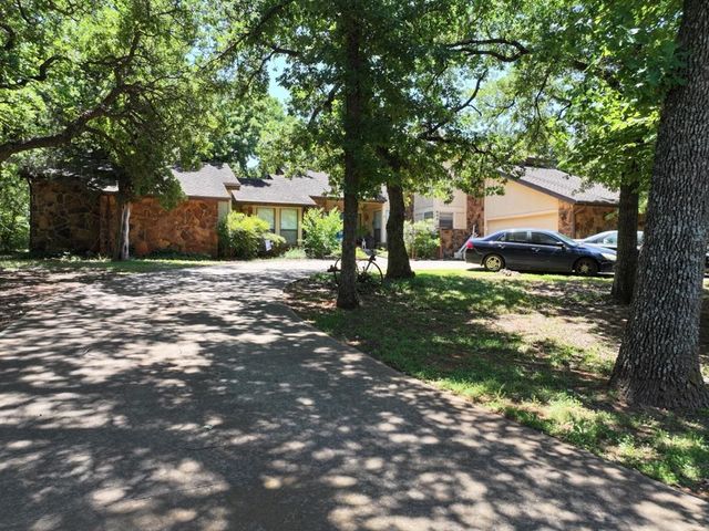 604 Dripping Springs Drive, Edmond, OK 73034