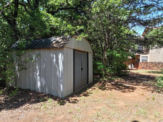 604 Dripping Springs Drive, Edmond, OK 73034
