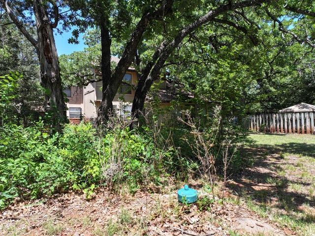 604 Dripping Springs Drive, Edmond, OK 73034