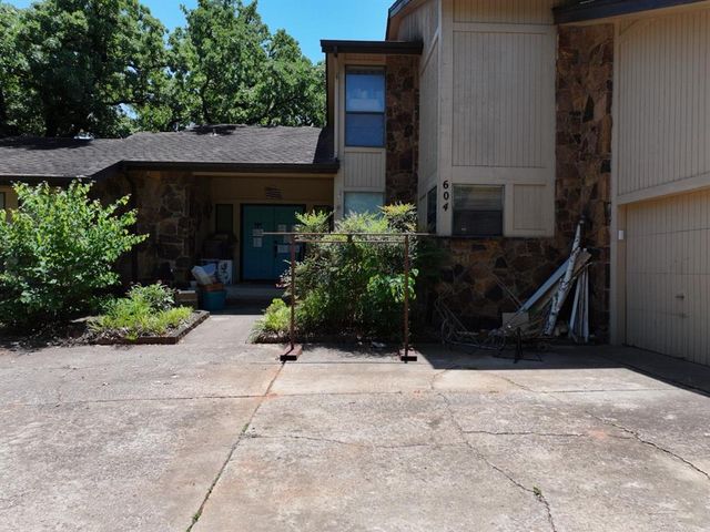 604 Dripping Springs Drive, Edmond, OK 73034