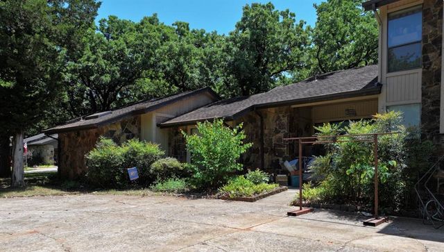 604 Dripping Springs Drive, Edmond, OK 73034