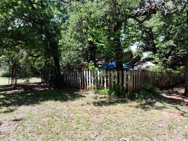 604 Dripping Springs Drive, Edmond, OK 73034
