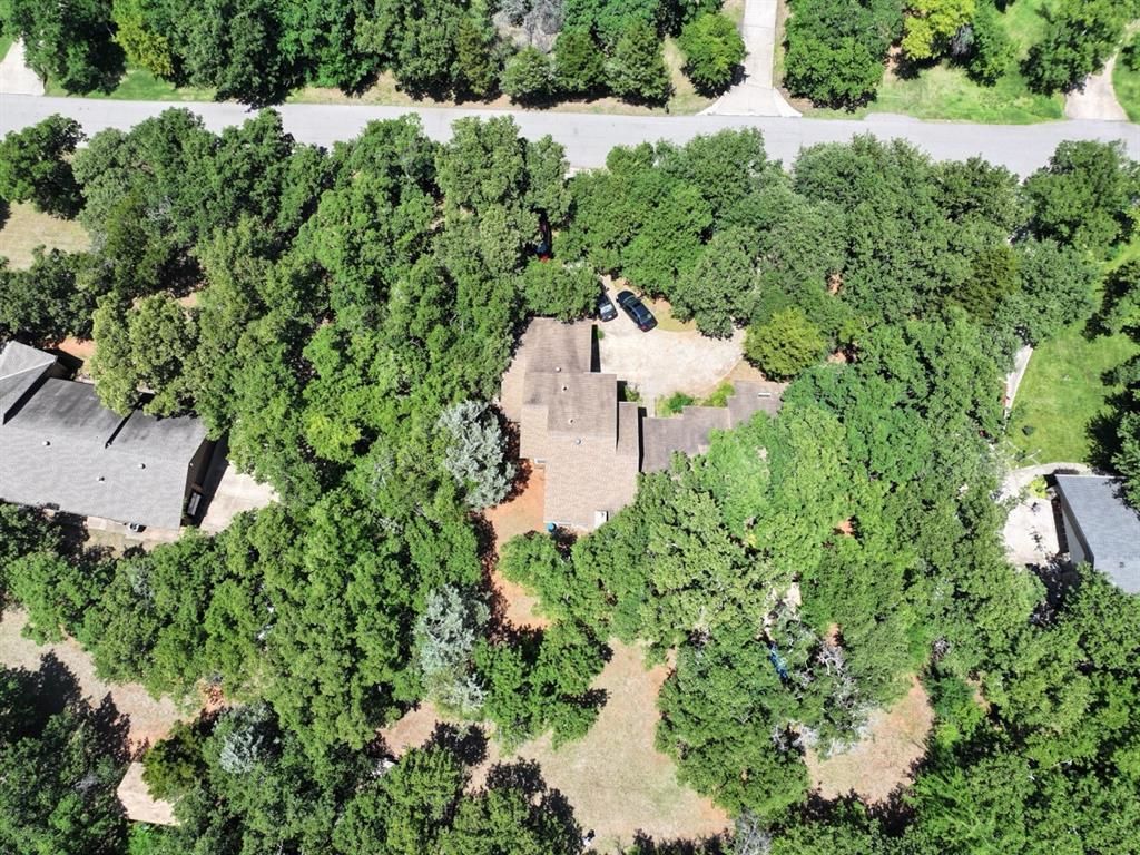 604 Dripping Springs Drive, Edmond, OK 73034