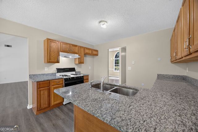185 Penny Lane, Mcdonough, GA 30253
