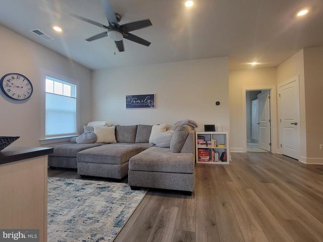 42356 NATCHEZ DR, Leesburg, VA 20175
