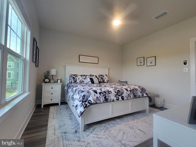 42356 NATCHEZ DR, Leesburg, VA 20175