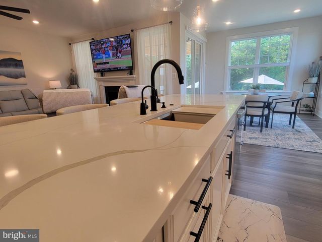 42356 NATCHEZ DR, Leesburg, VA 20175