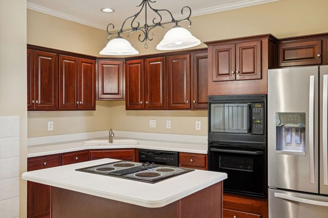 100 Carriage Ct, Brentwood, TN 37027