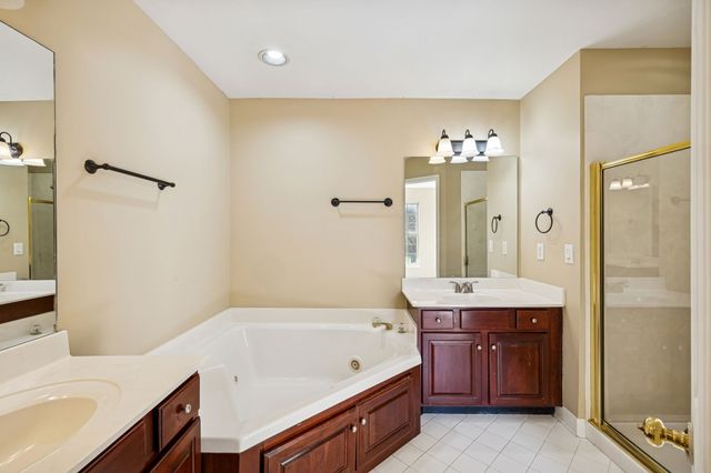 100 Carriage Ct, Brentwood, TN 37027