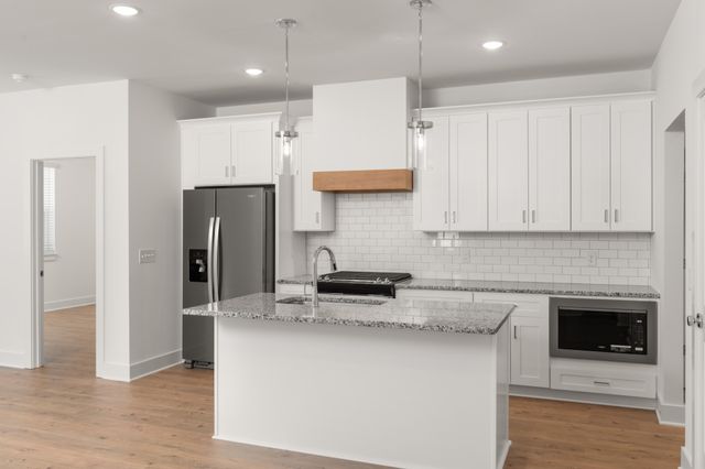 740 Caraway Ln, Nashville, TN 37211