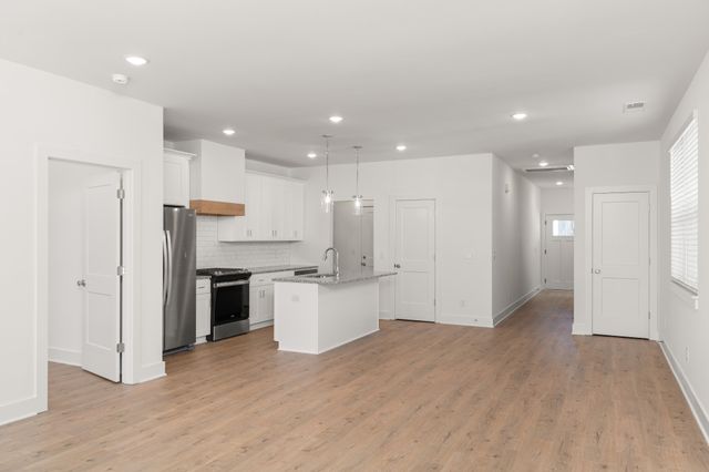 740 Caraway Ln, Nashville, TN 37211