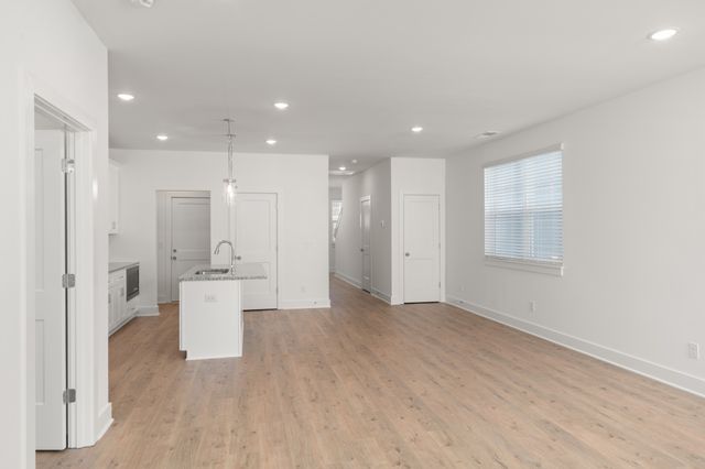 740 Caraway Ln, Nashville, TN 37211