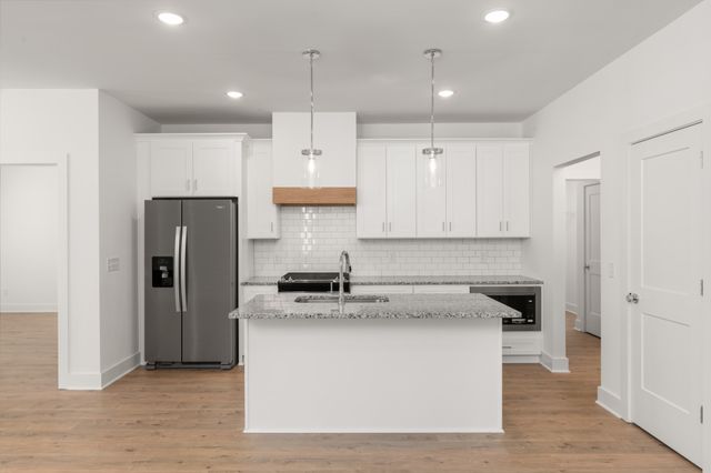 740 Caraway Ln, Nashville, TN 37211