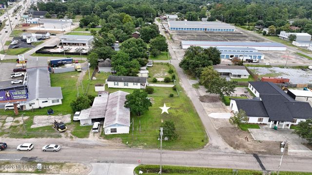 2304 Mclaurin Street, Waveland, MS 39576
