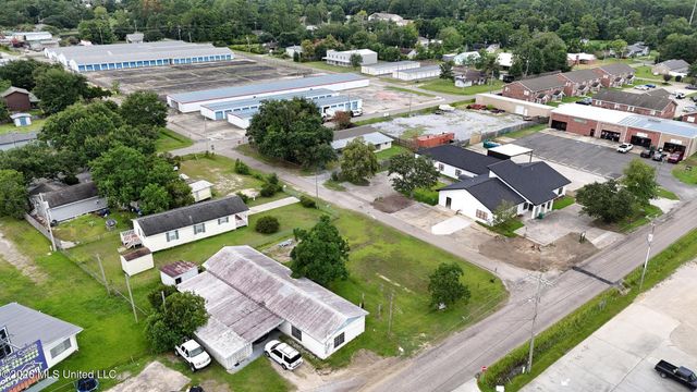 2304 Mclaurin Street, Waveland, MS 39576