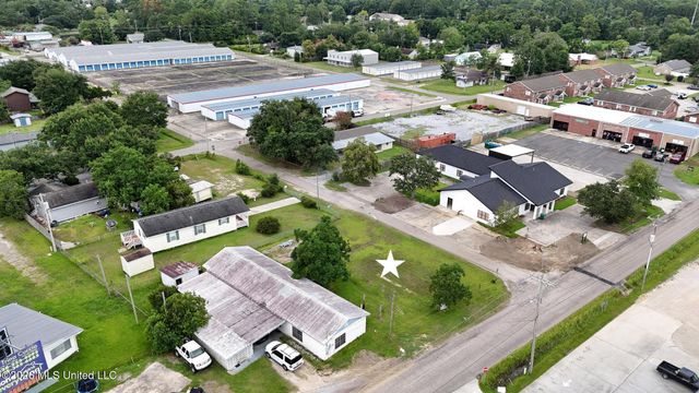 2304 Mclaurin Street, Waveland, MS 39576