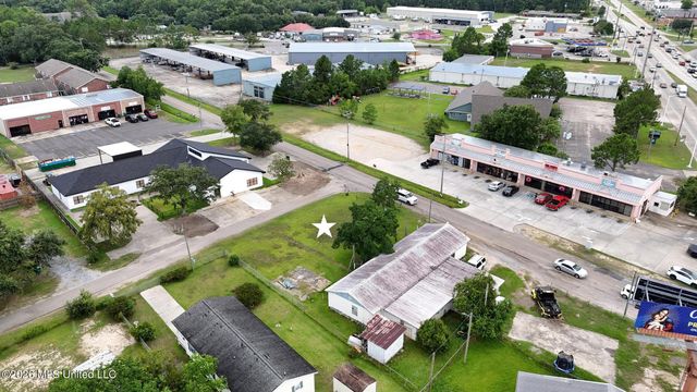 2304 Mclaurin Street, Waveland, MS 39576