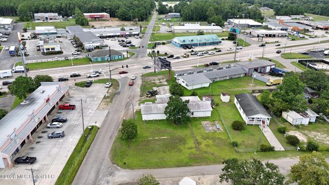 2304 Mclaurin Street, Waveland, MS 39576