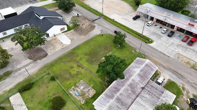 2304 Mclaurin Street, Waveland, MS 39576