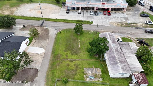 2304 Mclaurin Street, Waveland, MS 39576