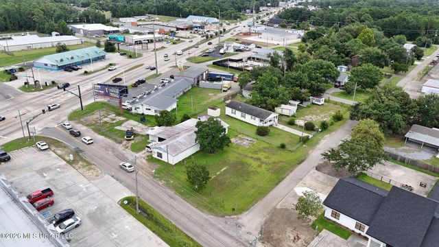 2304 Mclaurin Street, Waveland, MS 39576