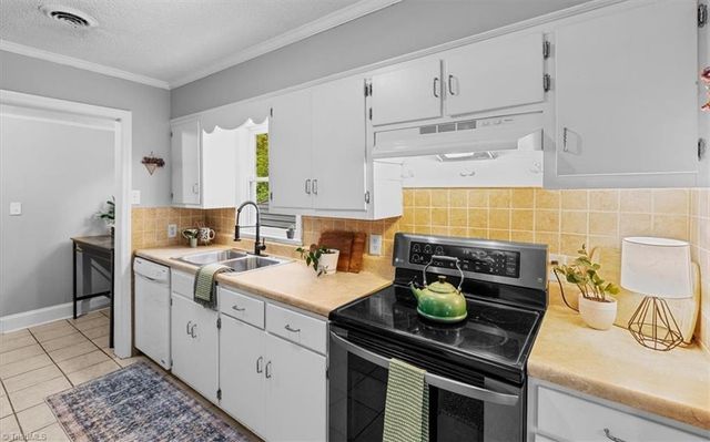 1600 Roseland Street, Greensboro, NC 27408