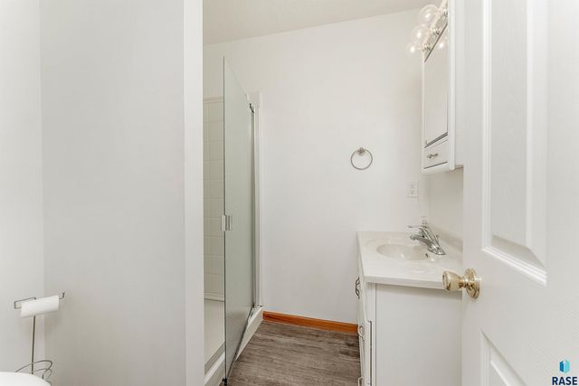 312 S 1st Ave Avenue, Brandon, SD 57005