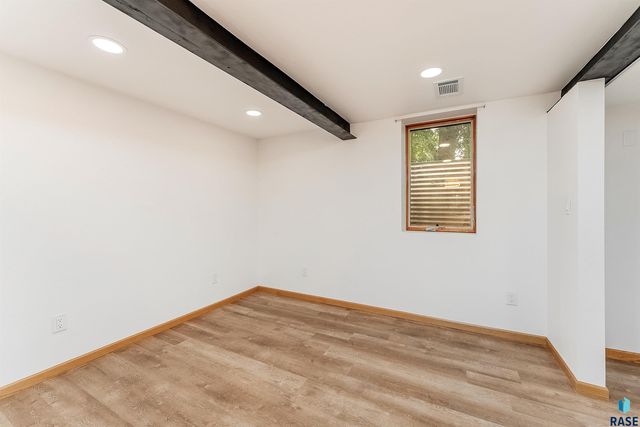 312 S 1st Ave Avenue, Brandon, SD 57005