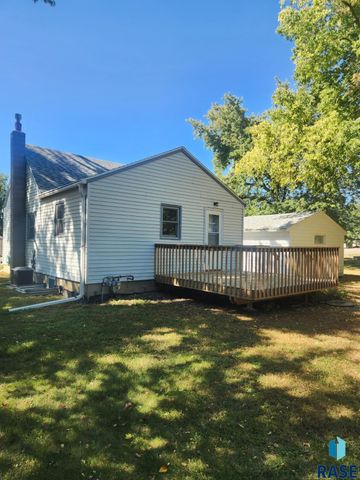 312 S 1st Ave Avenue, Brandon, SD 57005