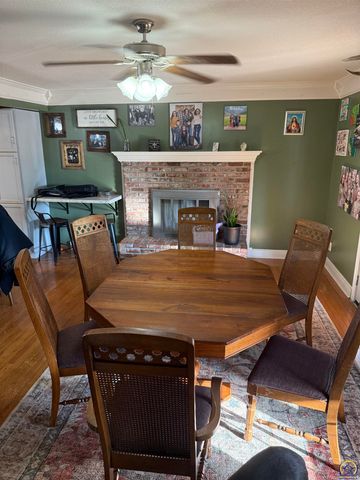 6549 SW 26th CT, Topeka, KS 66614