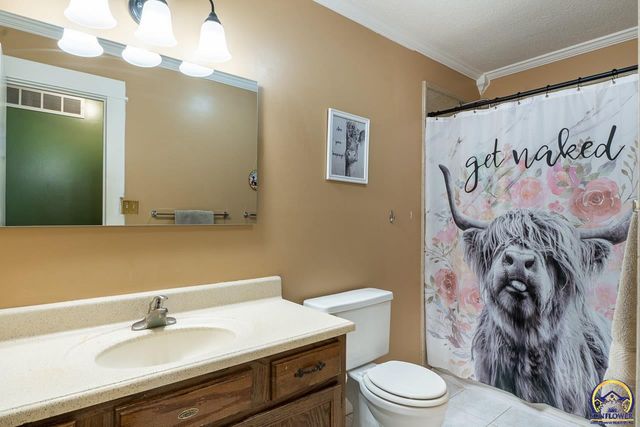 6549 SW 26th CT, Topeka, KS 66614