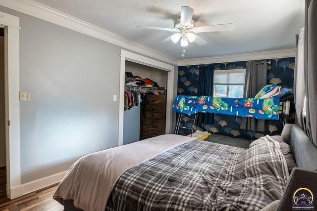 6549 SW 26th CT, Topeka, KS 66614