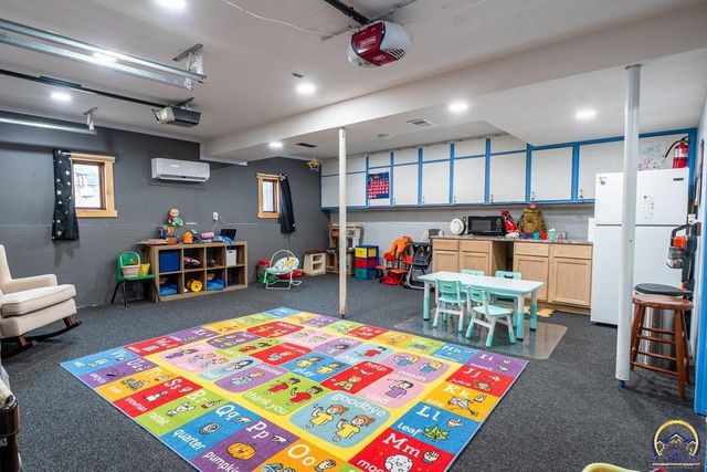 6549 SW 26th CT, Topeka, KS 66614