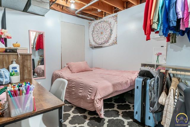 6549 SW 26th CT, Topeka, KS 66614