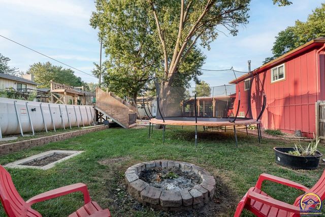 6549 SW 26th CT, Topeka, KS 66614