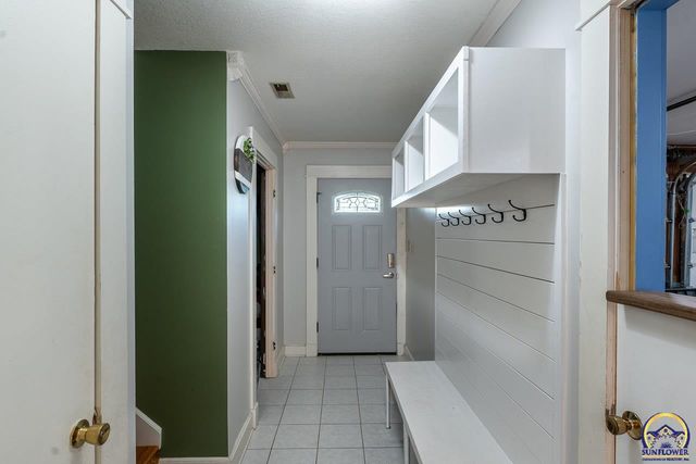 6549 SW 26th CT, Topeka, KS 66614