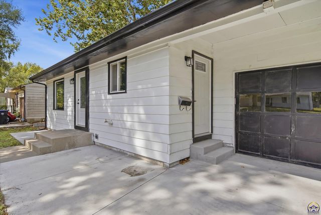 1224 SE 35th TER, Topeka, KS 66605