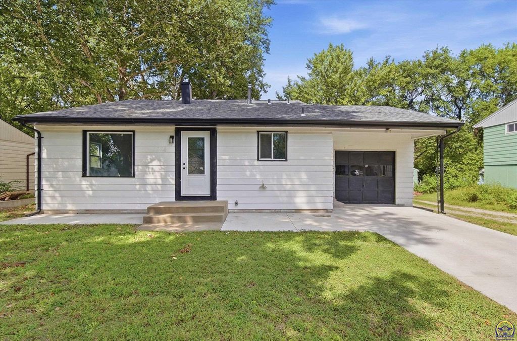 1224 SE 35th TER, Topeka, KS 66605