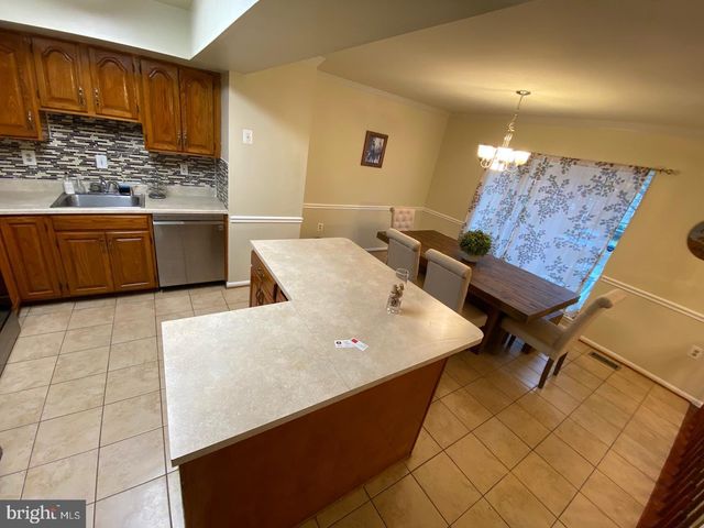 6458 AUTUMN GLEN CT, Alexandria, VA 22312