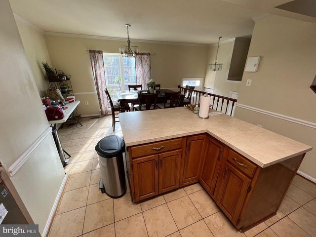 6458 AUTUMN GLEN CT, Alexandria, VA 22312