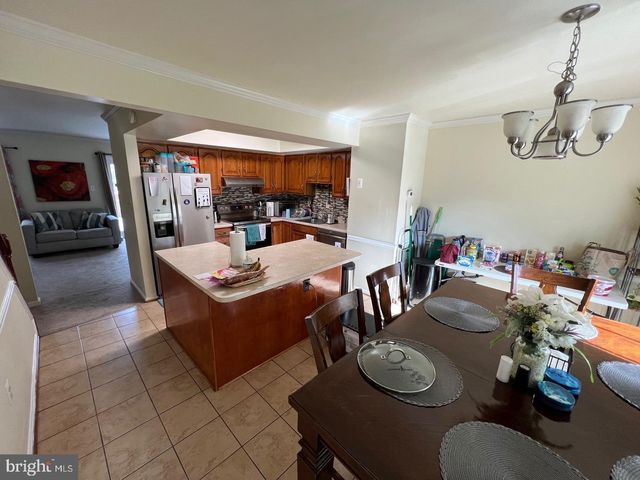 6458 AUTUMN GLEN CT, Alexandria, VA 22312