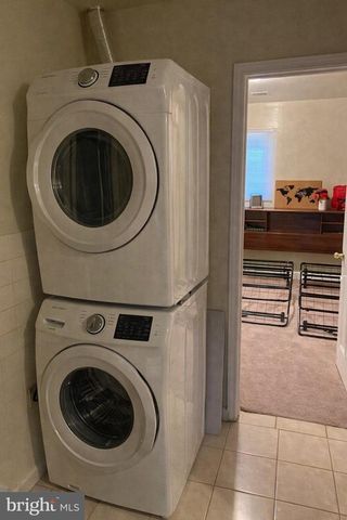 6458 AUTUMN GLEN CT, Alexandria, VA 22312