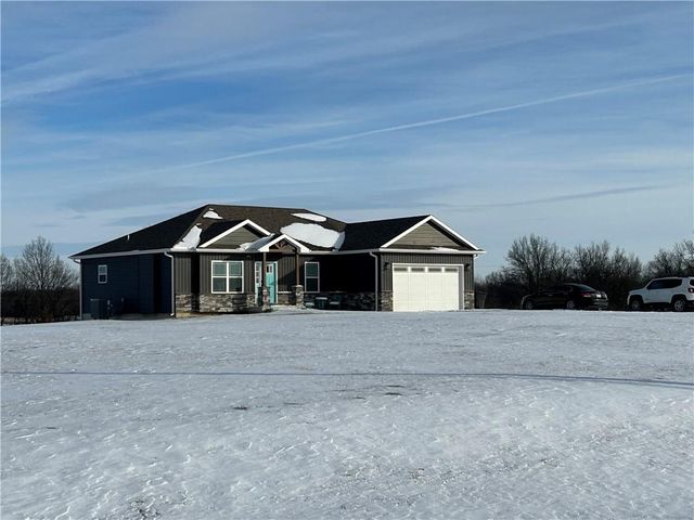 305 SW 11th Road, Warrensburg, MO 64093