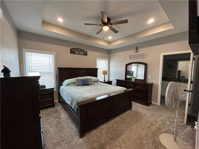 305 SW 11th Road, Warrensburg, MO 64093