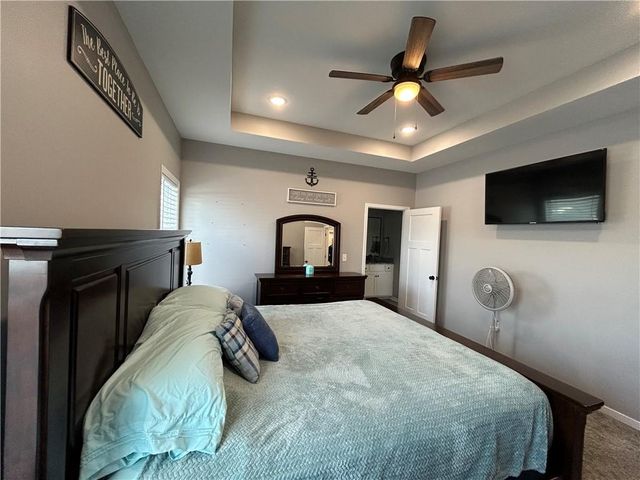 305 SW 11th Road, Warrensburg, MO 64093