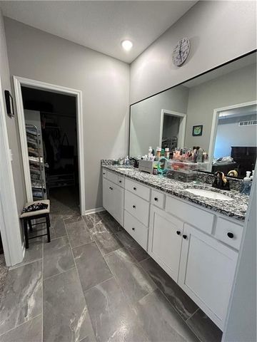 305 SW 11th Road, Warrensburg, MO 64093