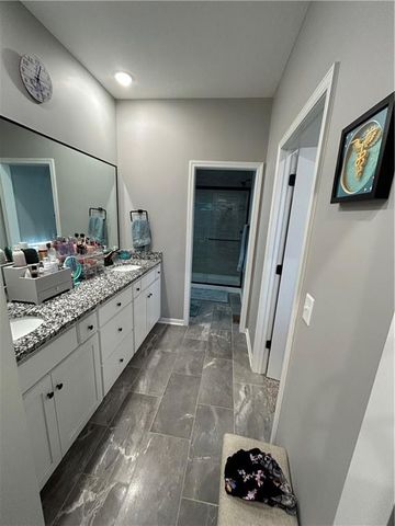 305 SW 11th Road, Warrensburg, MO 64093