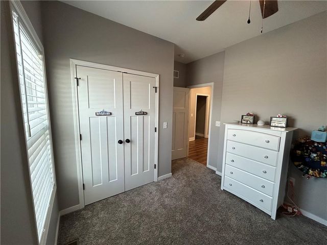 305 SW 11th Road, Warrensburg, MO 64093